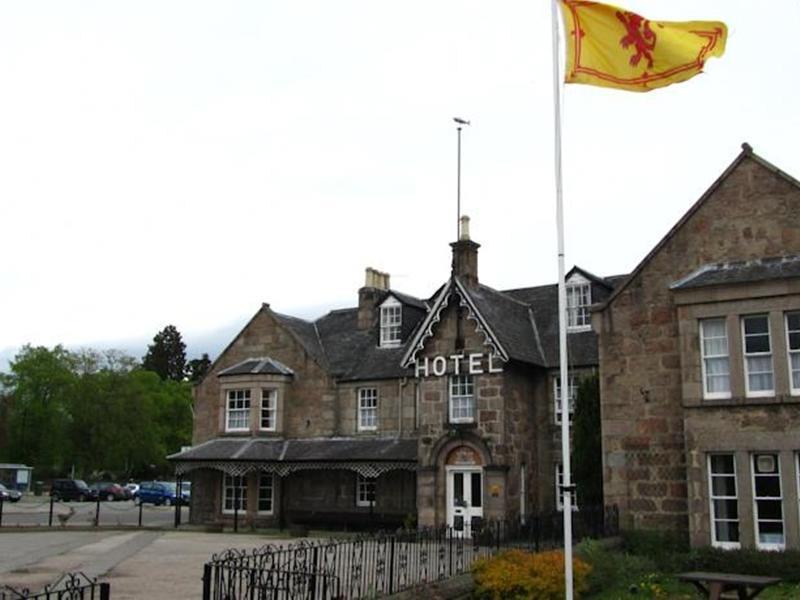 Huntly Arms Hotel Aboyne Buitenkant foto