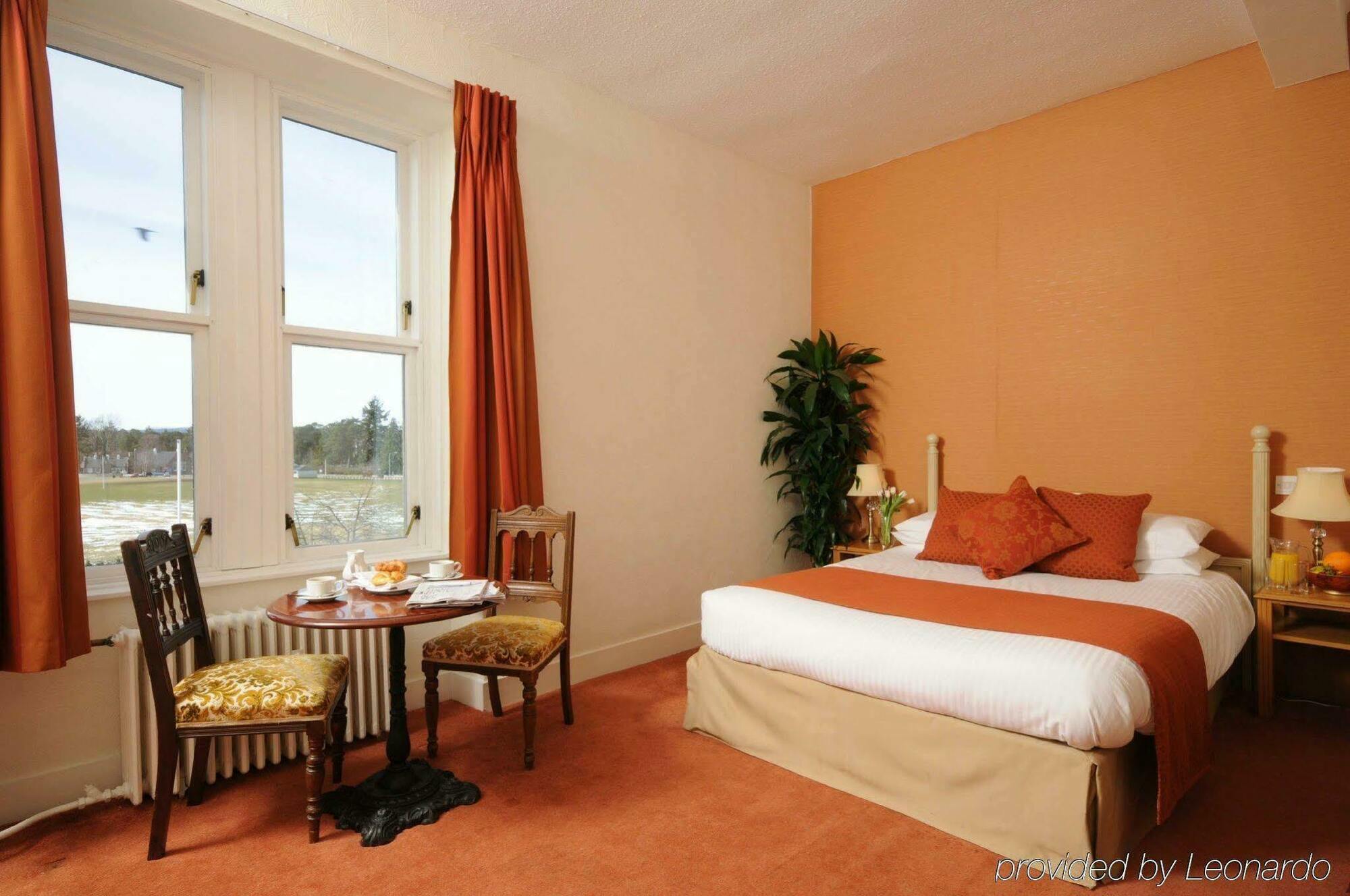 Huntly Arms Hotel Aboyne Kamer foto